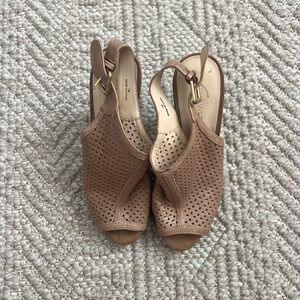 Nine West Minteada Tan Perforated Leather Slingback Peep Toe Heels 7M